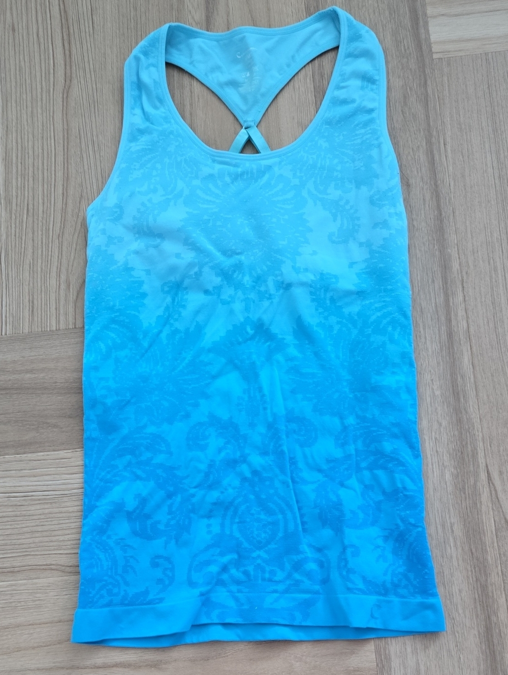 Climawear Bright Ombre Aqua Seamless Yoga Tank Sports Bra Medium